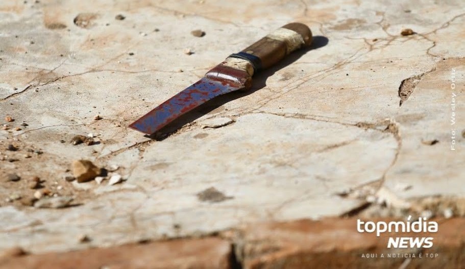 Mulher é presa após esfaquear namorado e ameaçá-lo de morte na Mata do Jacinto